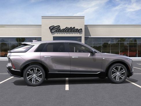 New 2026 Cadillac Lyriq Luxury AWD/4WD image 5