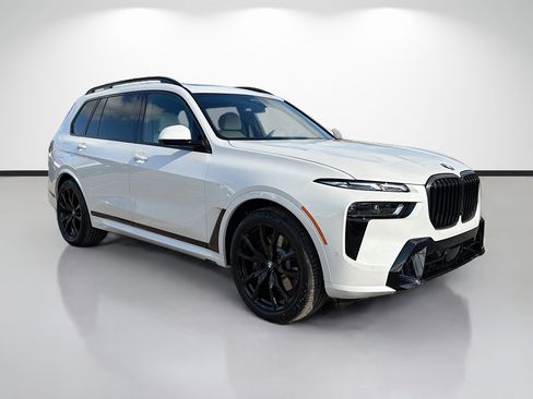 New 2026 BMW X7 xDrive40i w/ Executive Package image 1