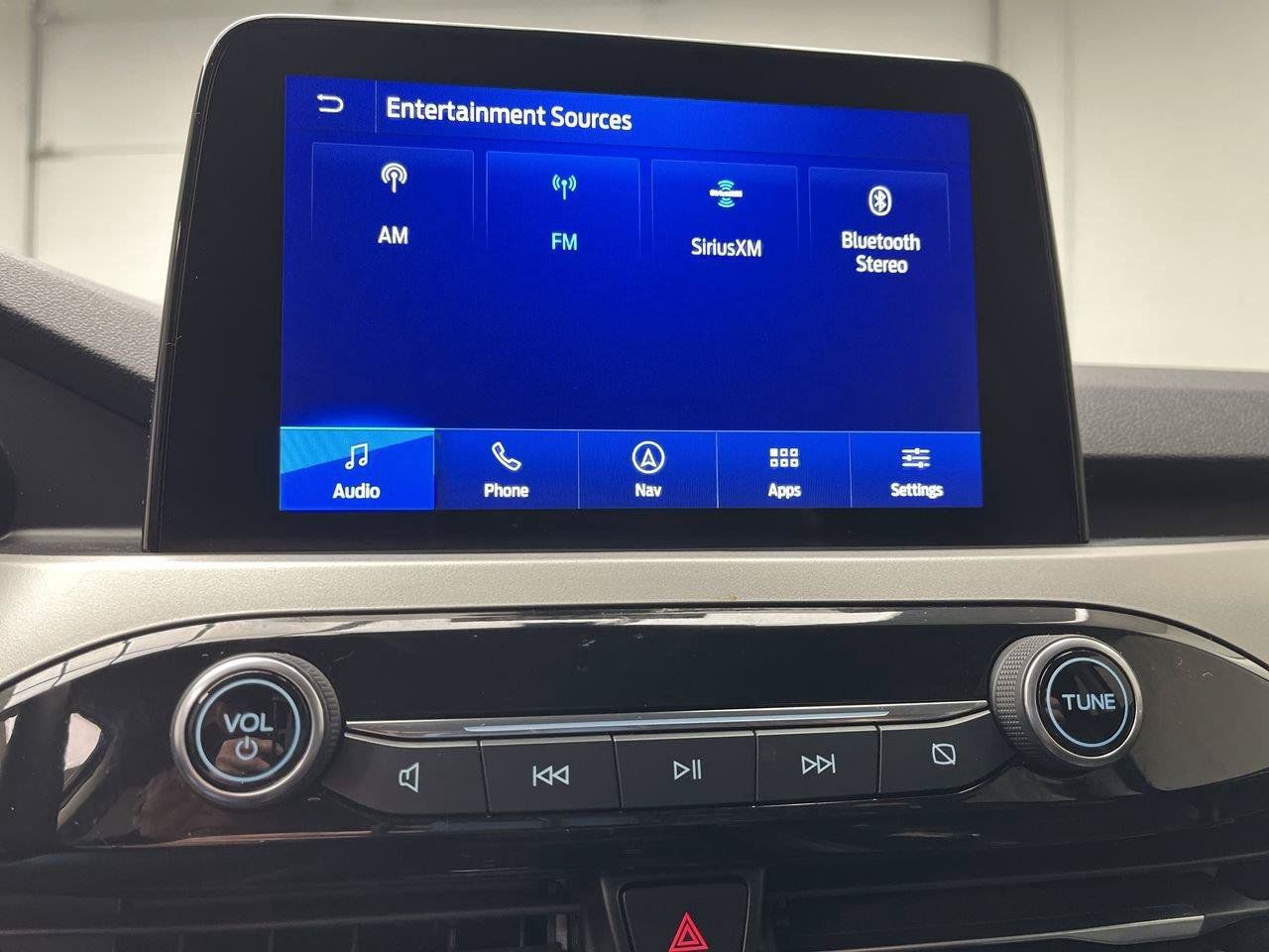 Used 2022 Ford Escape SEL w/ Technology Package AWD/4WD image 19