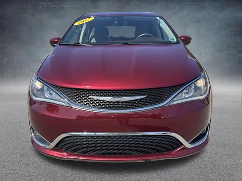 Used 2017 Chrysler Pacifica Touring Plus w/ Tire & Wheel Group FWD image 5