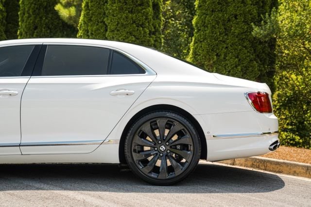 Used 2022 Bentley Flying Spur V8 AWD/4WD image 11