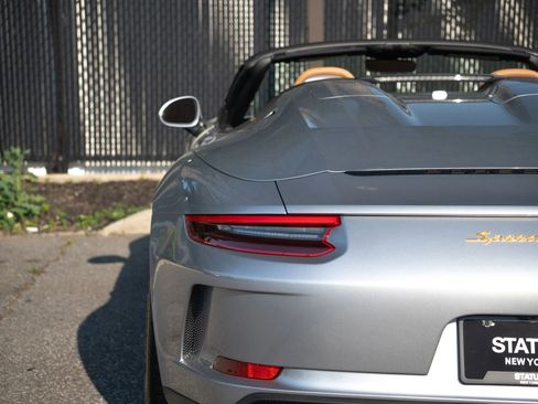 Used 2019 Porsche 911 Speedster RWD image 21
