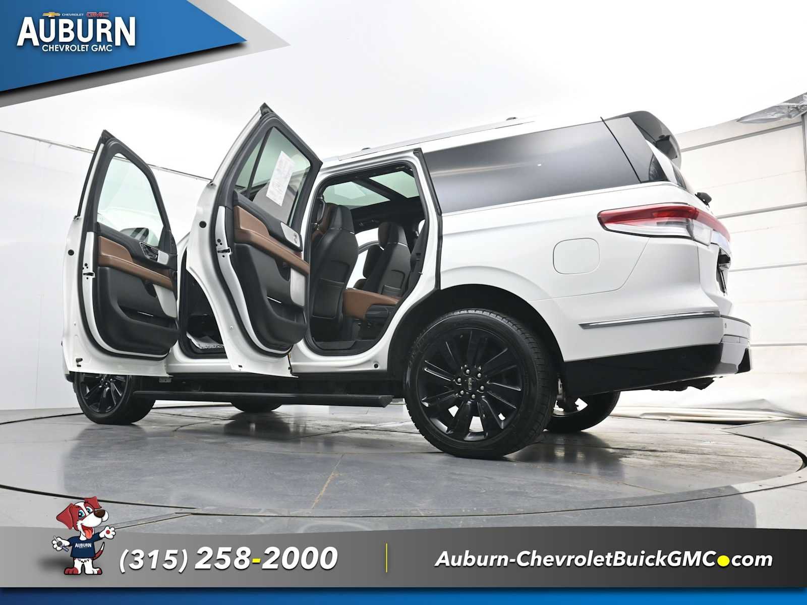 Used 2023 Lincoln Navigator Reserve AWD/4WD image 42