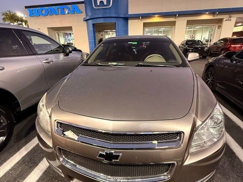 Used 2010 Chevrolet Malibu LT w/ Power Convenience Package image 2