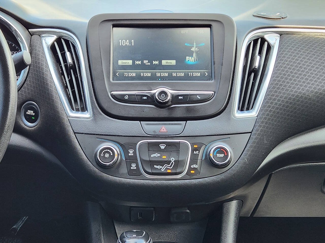 Used 2018 Chevrolet Malibu LT FWD image 18
