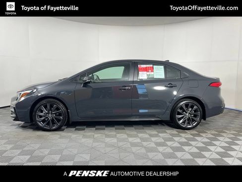 Used 2026 Toyota Corolla SE FWD image 2