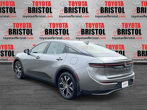 Used 2023 Toyota Crown Limited image 6