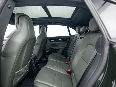 Certified 2025 Porsche Macan 4 Electric AWD/4WD image 24