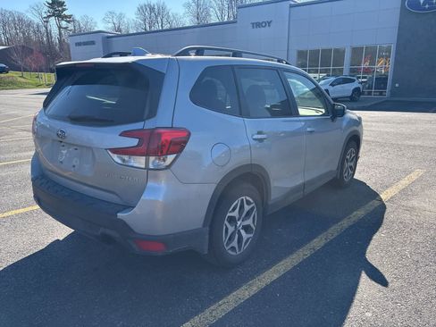 Certified 2023 Subaru Forester Premium image 3