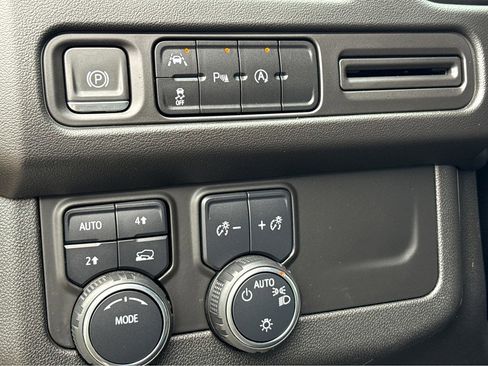 Used 2023 Chevrolet Tahoe LT image 12