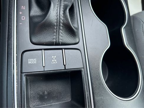 Used 2019 Kia Sorento LX image 17