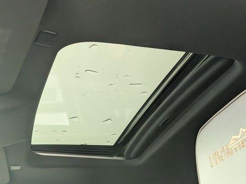 Certified 2024 Chevrolet Silverado 2500 High Country w/ Technology Package image 14