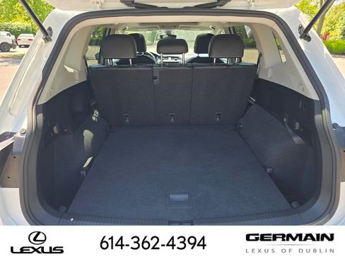 Used 2023 Volkswagen Tiguan SE w/ Panoramic Sunroof Package AWD/4WD image 25