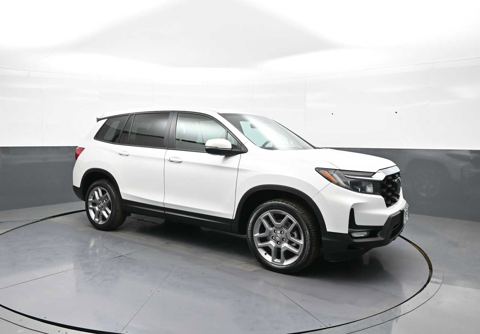 Certified 2023 Honda Passport EX-L image 3