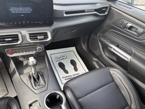 Used 2025 Ford Mustang Premium image 22