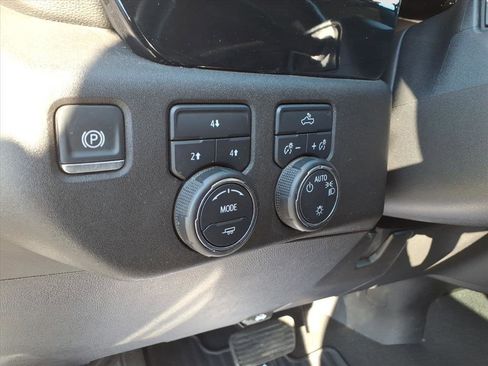 Used 2024 Chevrolet Silverado 2500 LT image 17