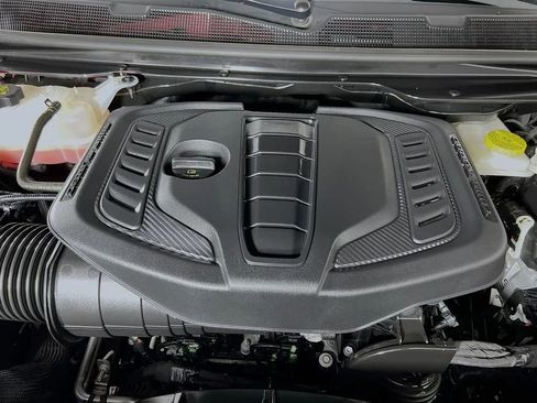 Used 2024 Jeep Wagoneer 2WD w/ Premium Group I image 34