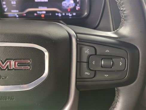 Used 2024 GMC Yukon XL SLT image 33