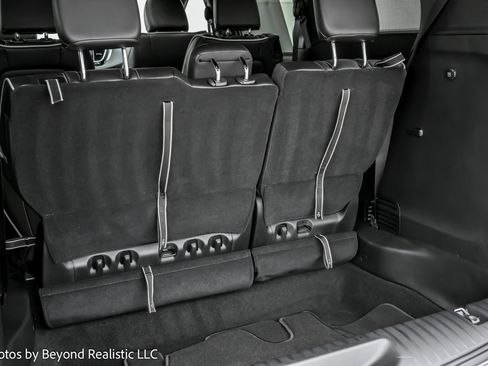 Used 2024 Chrysler Pacifica Limited w/ S Appearance Package image 18