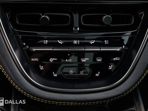 Used 2022 Aston Martin DBX image 28