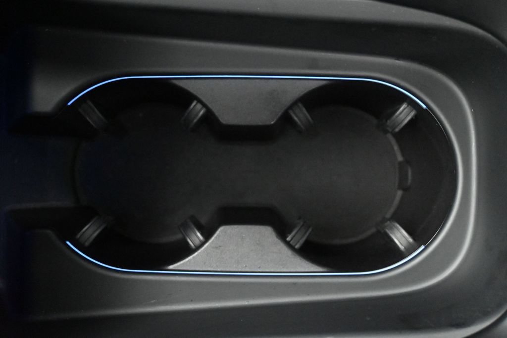 Certified 2025 Porsche Macan 4 Electric AWD/4WD image 19
