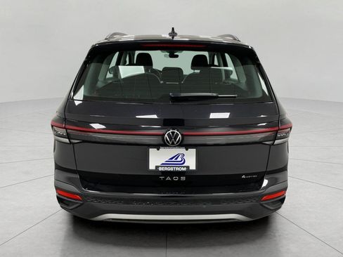 Used 2025 Volkswagen Taos S AWD/4WD image 34