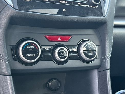 Used 2017 Subaru Impreza 2.0i Limited image 19