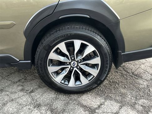 Certified 2024 Subaru Outback Limited image 11