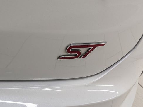 Used 2020 Ford Edge ST image 33