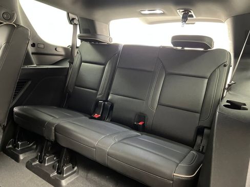 Used 2023 GMC Yukon SLT image 28