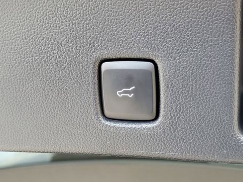 Used 2023 Ford Escape SE w/ PHEV Premium Package image 9