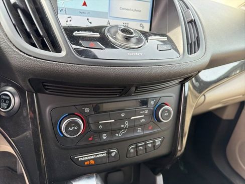 Used 2019 Ford Escape Titanium image 21