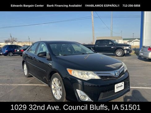 Used 2013 Toyota Camry XLE w/ Leather Pkg image 2