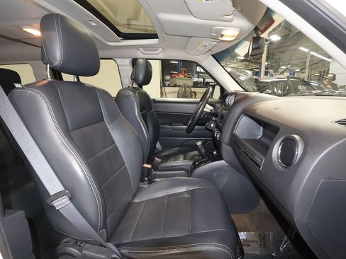 Used 2016 Jeep Patriot High Altitude image 18