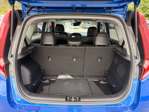 Used 2020 Kia Soul GT-Line Turbo FWD image 9