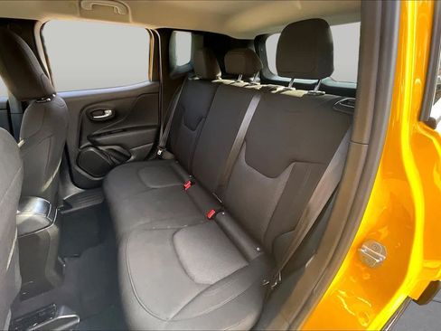 Used 2023 Jeep Renegade Latitude AWD/4WD image 20