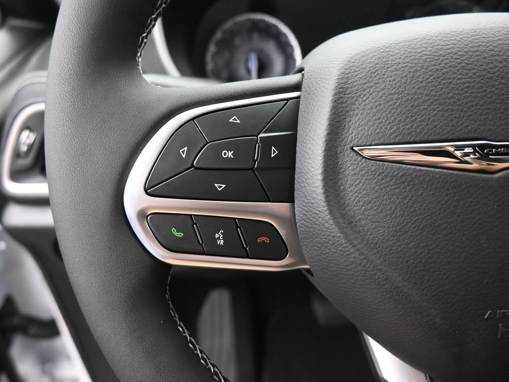 New 2026 Chrysler Pacifica Select FWD image 31