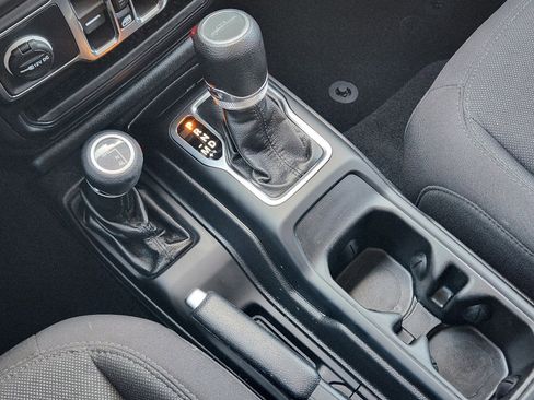 Used 2022 Jeep Gladiator Sport image 21