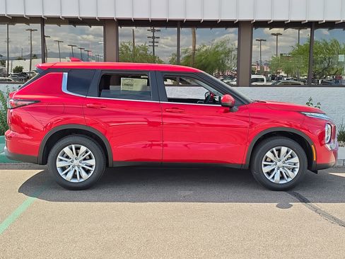 New 2026 Mitsubishi Outlander ES FWD image 9