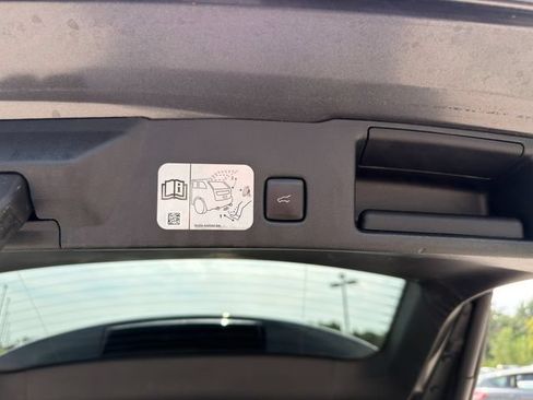 Used 2020 Ford Escape Titanium AWD/4WD image 54
