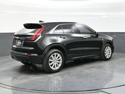 Used 2019 Cadillac XT4 Luxury w/ Cold Weather Package FWD image 7