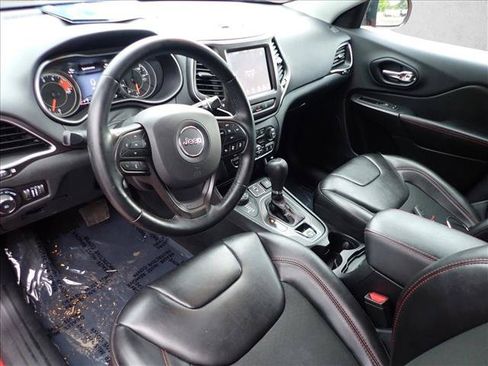 Used 2021 Jeep Cherokee Trailhawk w/ Technology Group AWD/4WD image 10