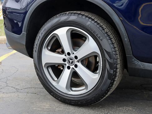 Used 2019 Mercedes-Benz GLC 300 4MATIC image 6