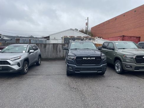 Used 2024 RAM 3500 Tradesman w/ Chrome Appearance Group image 1