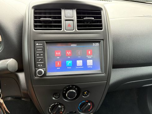 Used 2019 Nissan Versa S Plus image 48