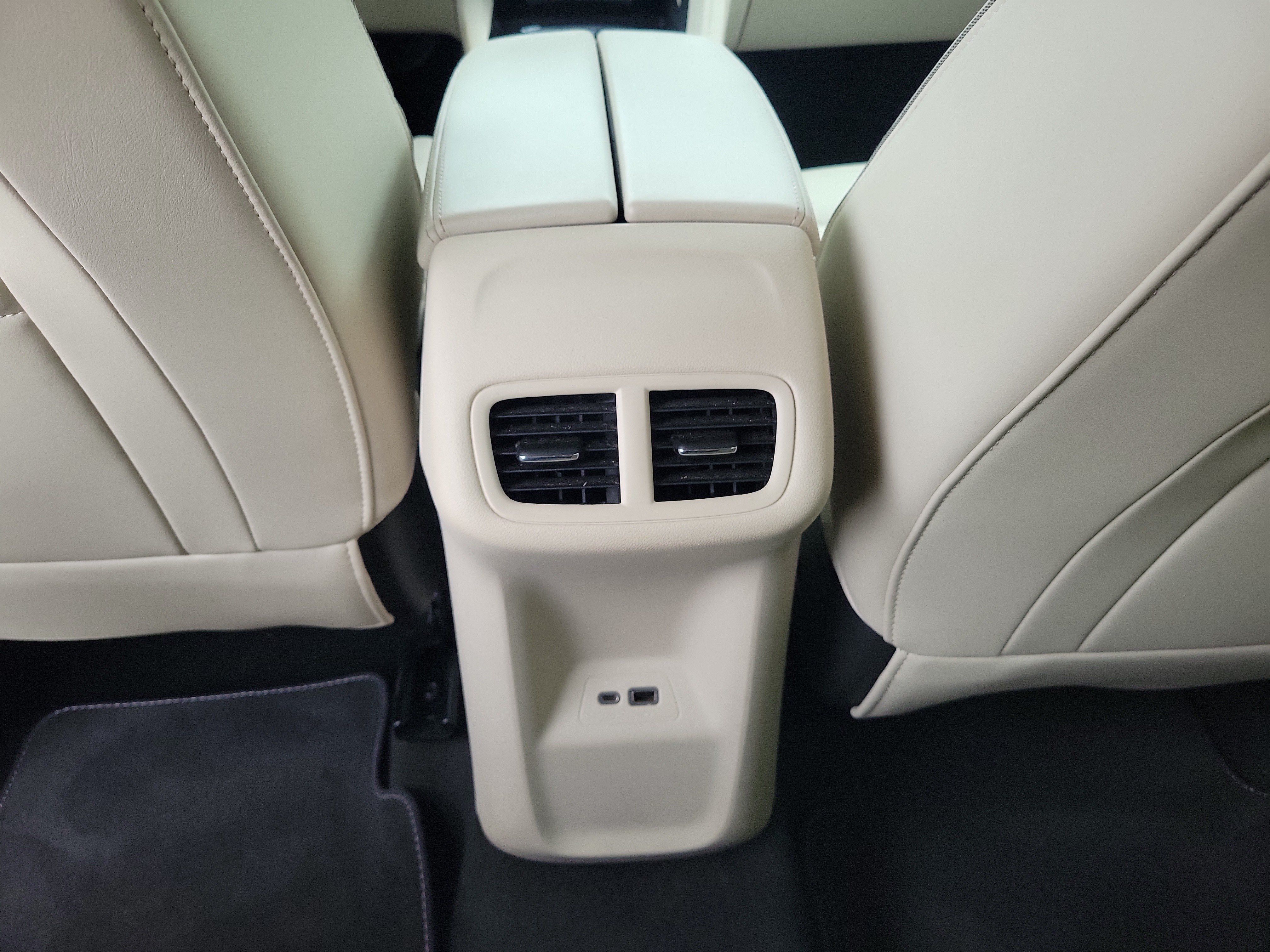 Used 2023 Buick Envision Essence AWD/4WD image 12
