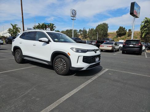 Certified 2025 Volkswagen Tiguan S w/ 18" Wheel Package image 3