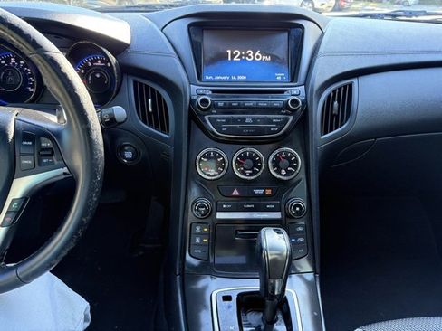 Used 2014 Hyundai Genesis 2.0T image 19