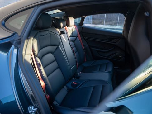 Used 2025 Porsche Taycan image 15