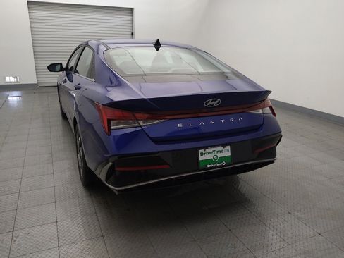 Used 2025 Hyundai Elantra SEL FWD image 6